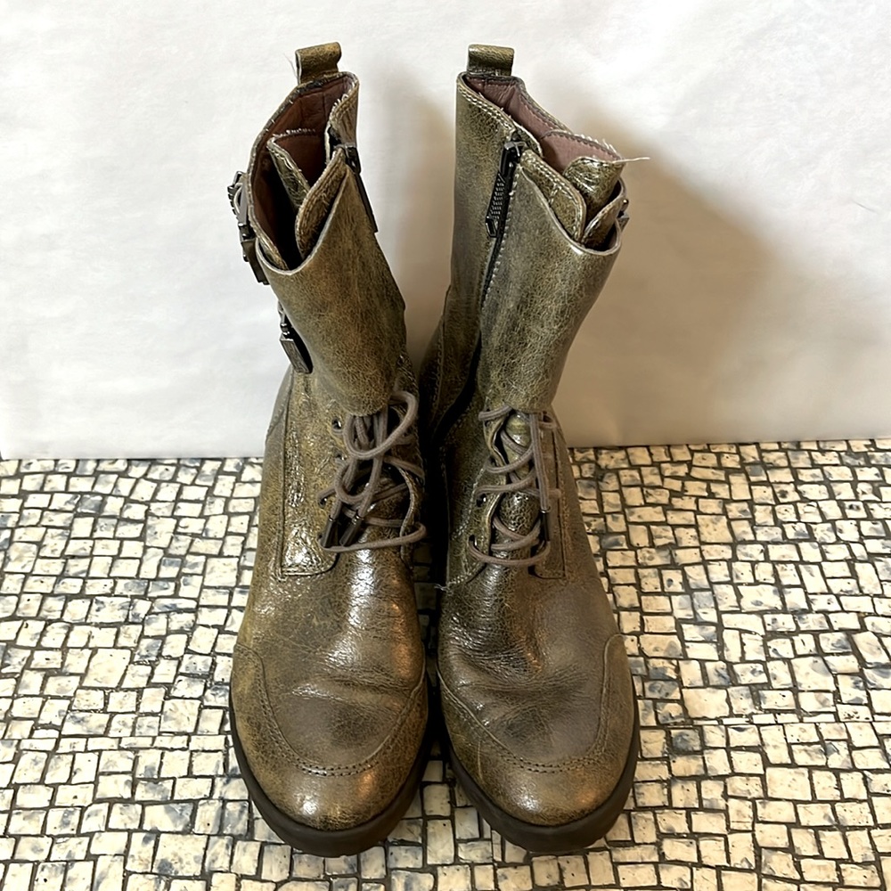 Donald J Pliner Leather Boots
